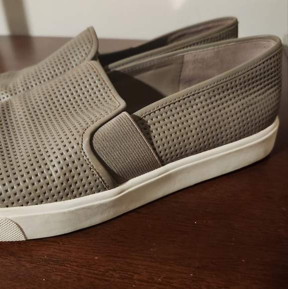 Vince‎ Blair Perforated Leather Slip-On Sneakers – Size 9 - Picture 5 of 12
